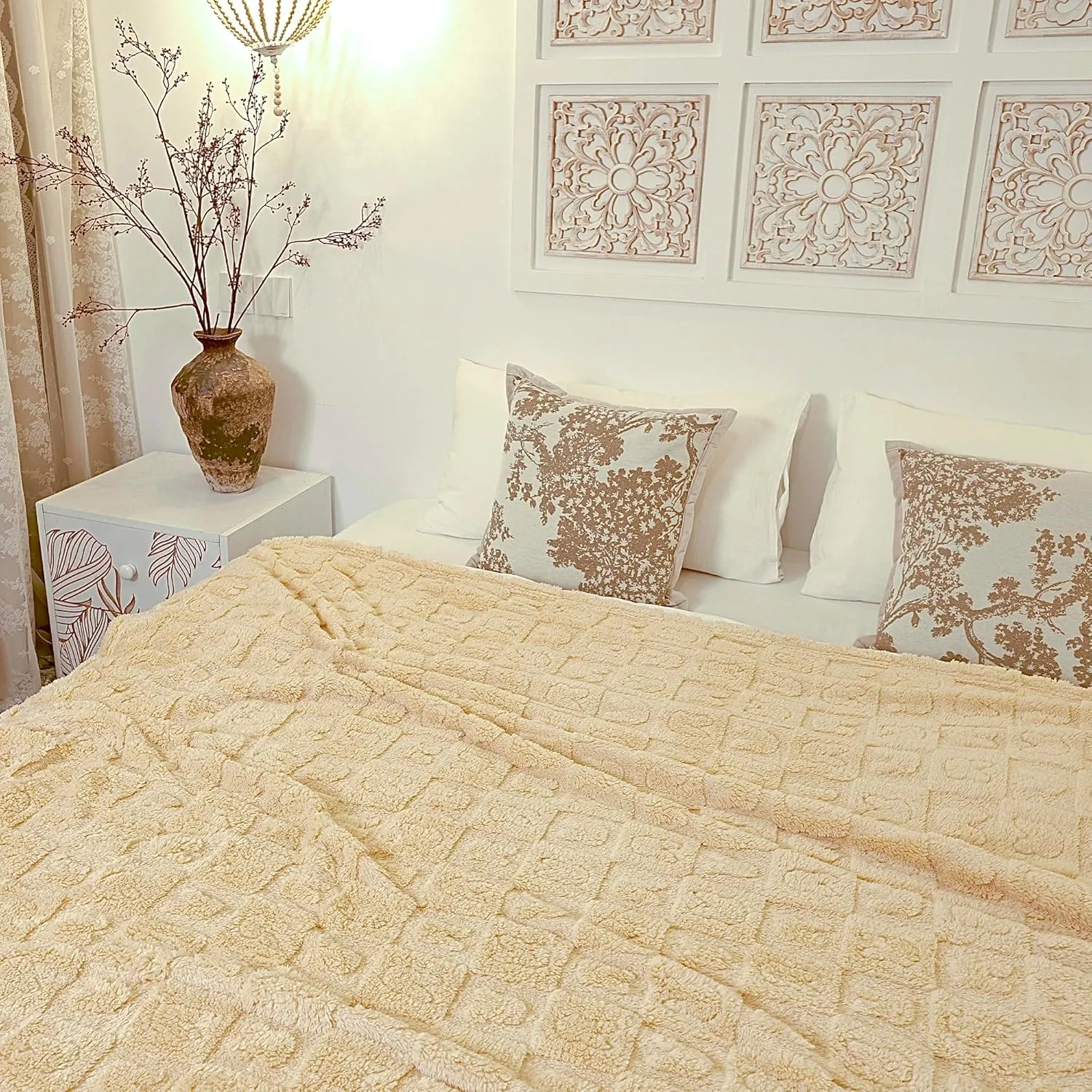 Throw Blankets with 3D Bunny Checkered,Super Soft Cozy Fleece Blankets for Lover Girls Boys Friends Gifts Pets, Lightweight Fuzzy Blanket for Couch Sofa Bed All Season (Beige, 50 * 60)