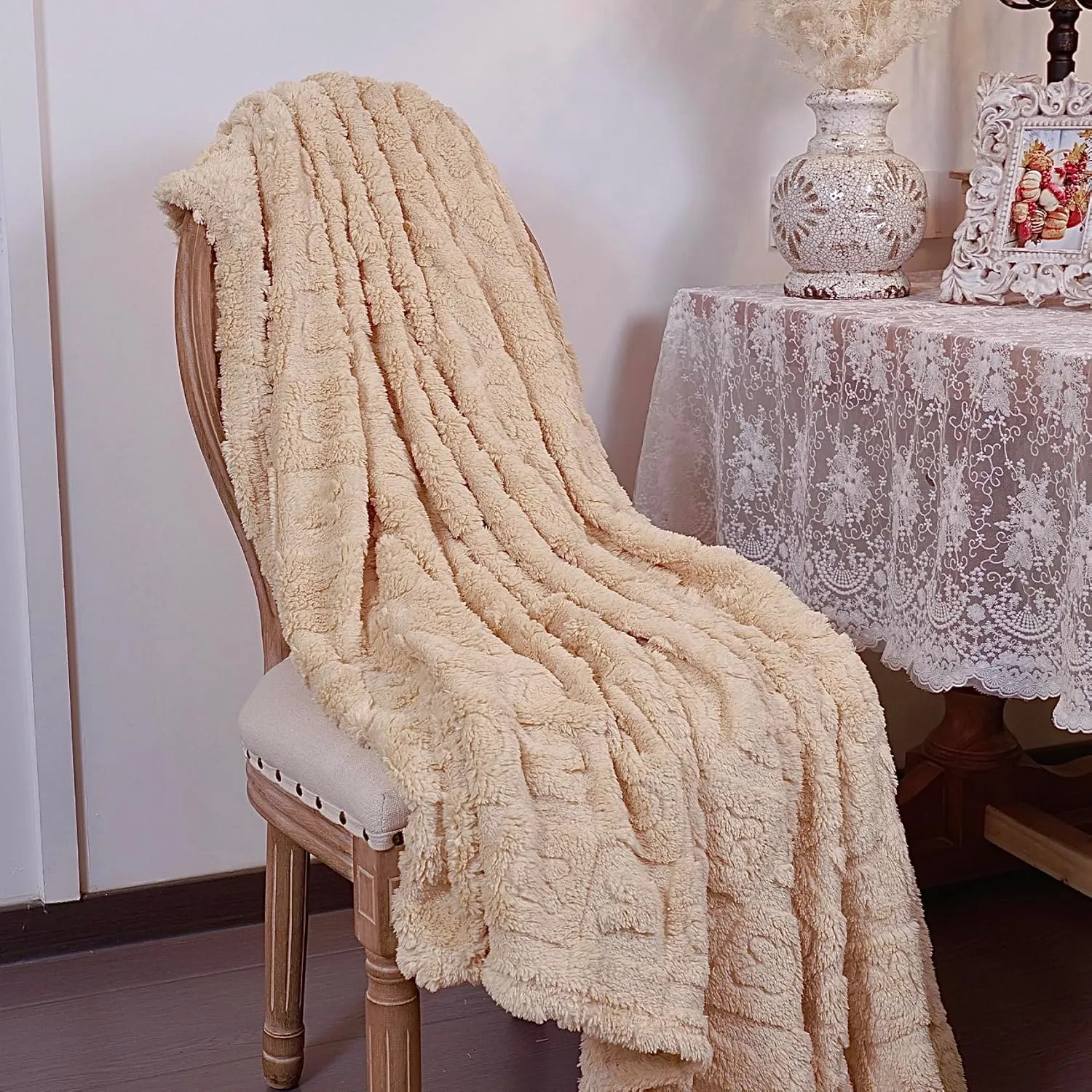 Throw Blankets with 3D Bunny Checkered,Super Soft Cozy Fleece Blankets for Lover Girls Boys Friends Gifts Pets, Lightweight Fuzzy Blanket for Couch Sofa Bed All Season (Beige, 50 * 60)